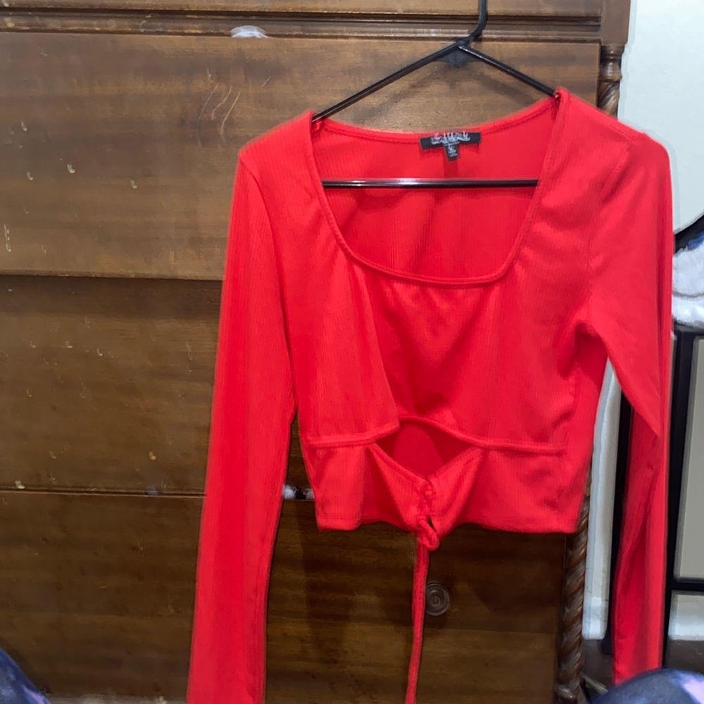 It says size large but it fits a little smaller like medium.